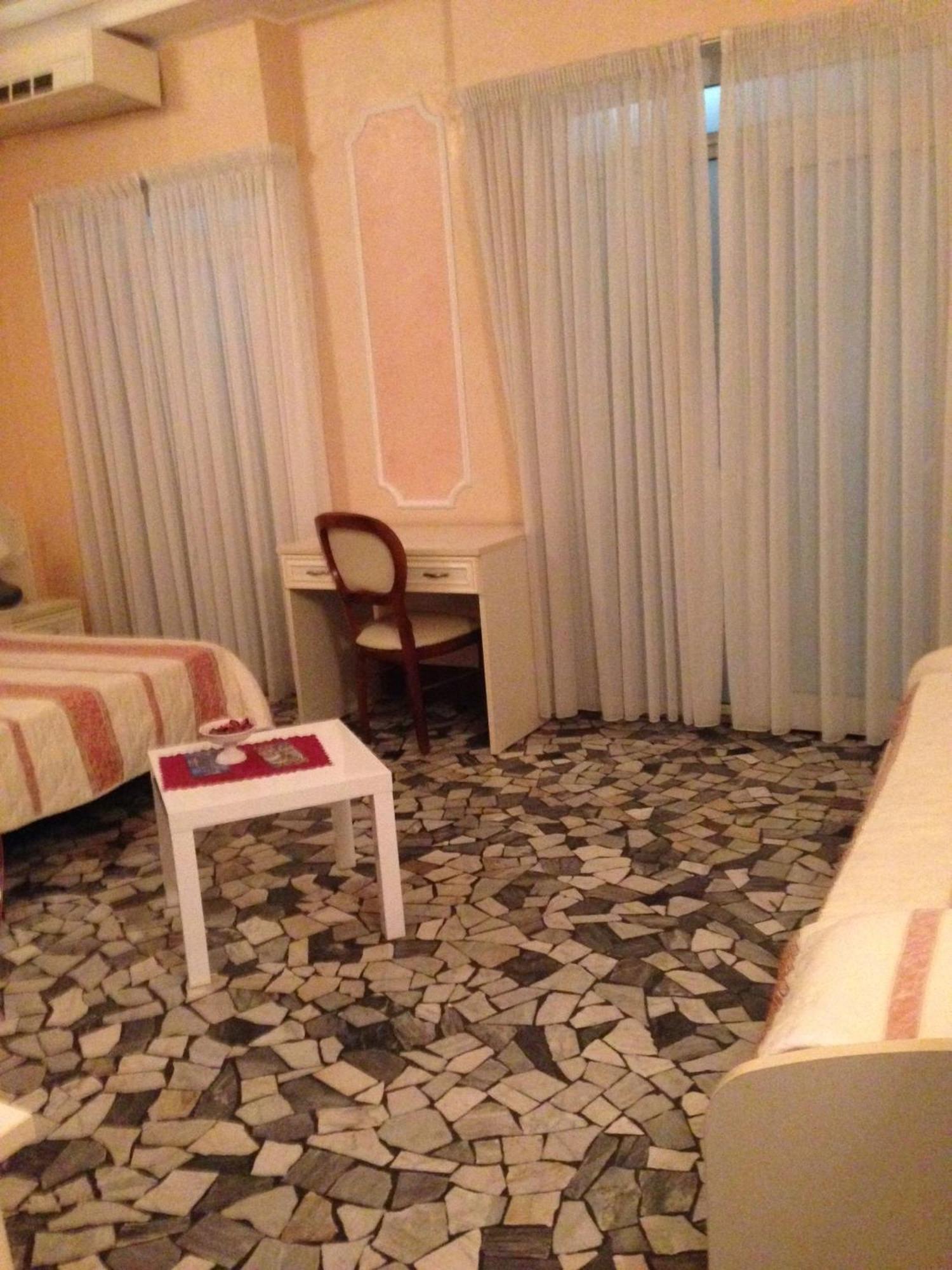 Hotel Residence Maria Grazia Rimini Szoba fotó