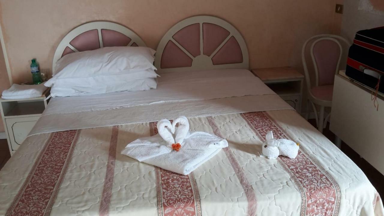 Hotel Residence Maria Grazia Rimini Kültér fotó