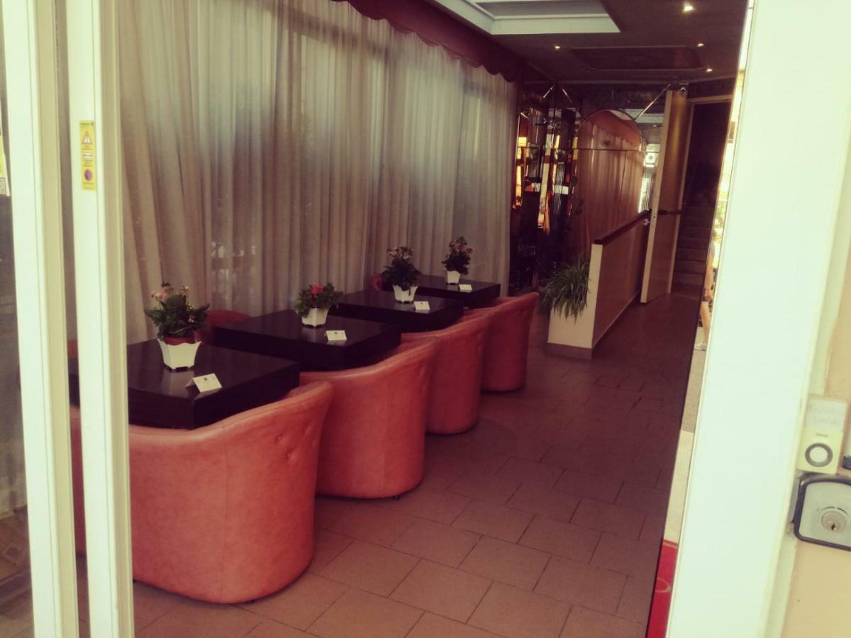 Hotel Residence Maria Grazia Rimini Kültér fotó